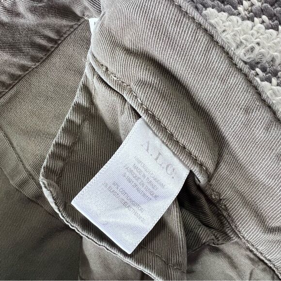 ALC pierce twill sailor pant in army green wide leg women’s size 2 (small flaw)‎ - Picture 8 of 9